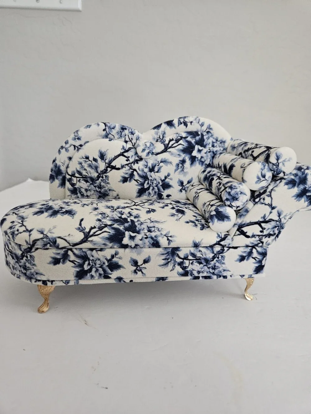 NWOT Mini Sofa Jewelry Box